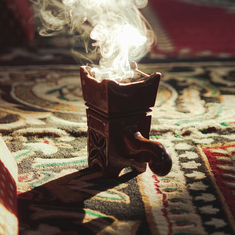 عطر عود شرقي